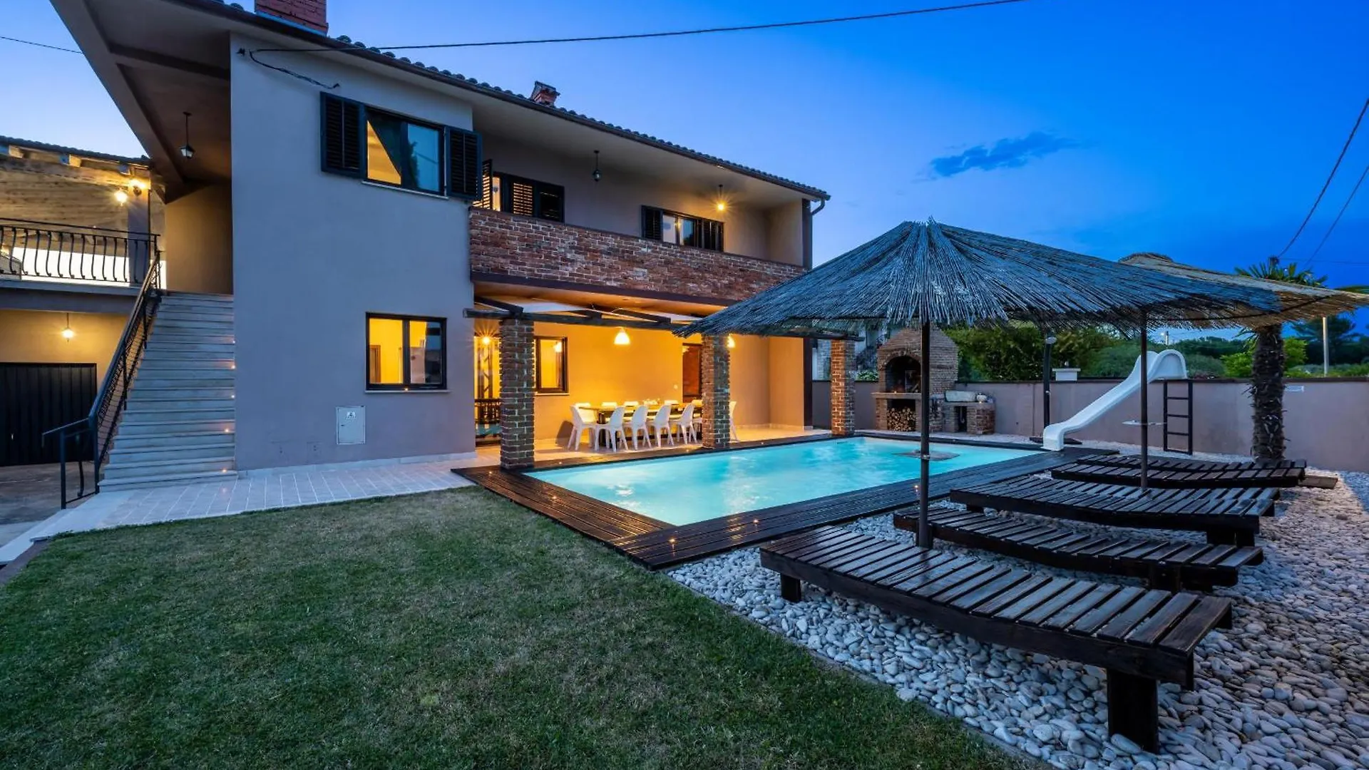 Villa Pupos With Hot Tub And Private Pool contacts