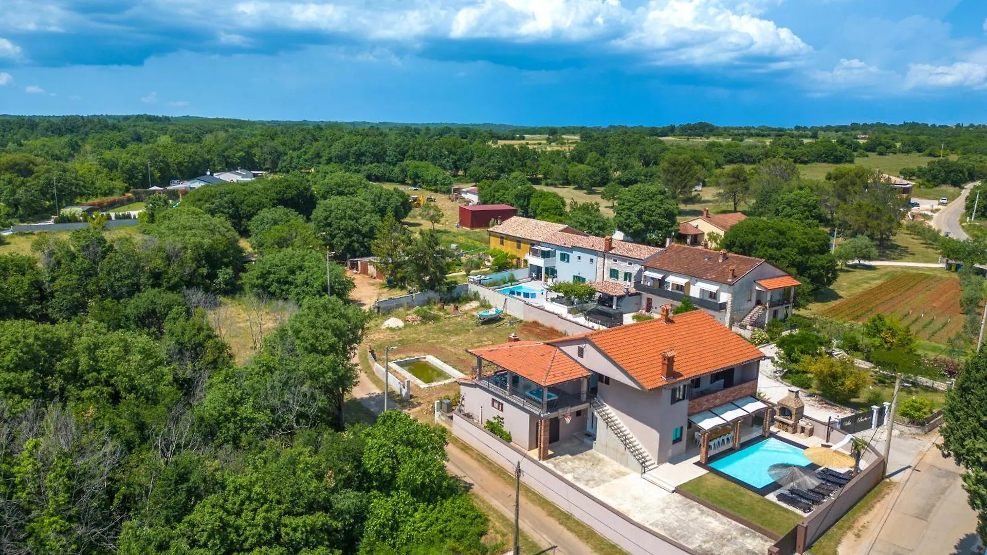 Villa Pupos With Hot Tub And Private Pool Rebici